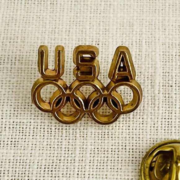 USA Olympic Rings Lapel Pin Gold Tone Collectible Sports Memorabilia Vintage Sty - Picture 7 of 8